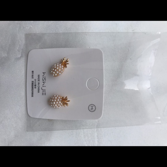 Brand New Pineapple 🍍 Stud Earrings - Picture 3 of 4